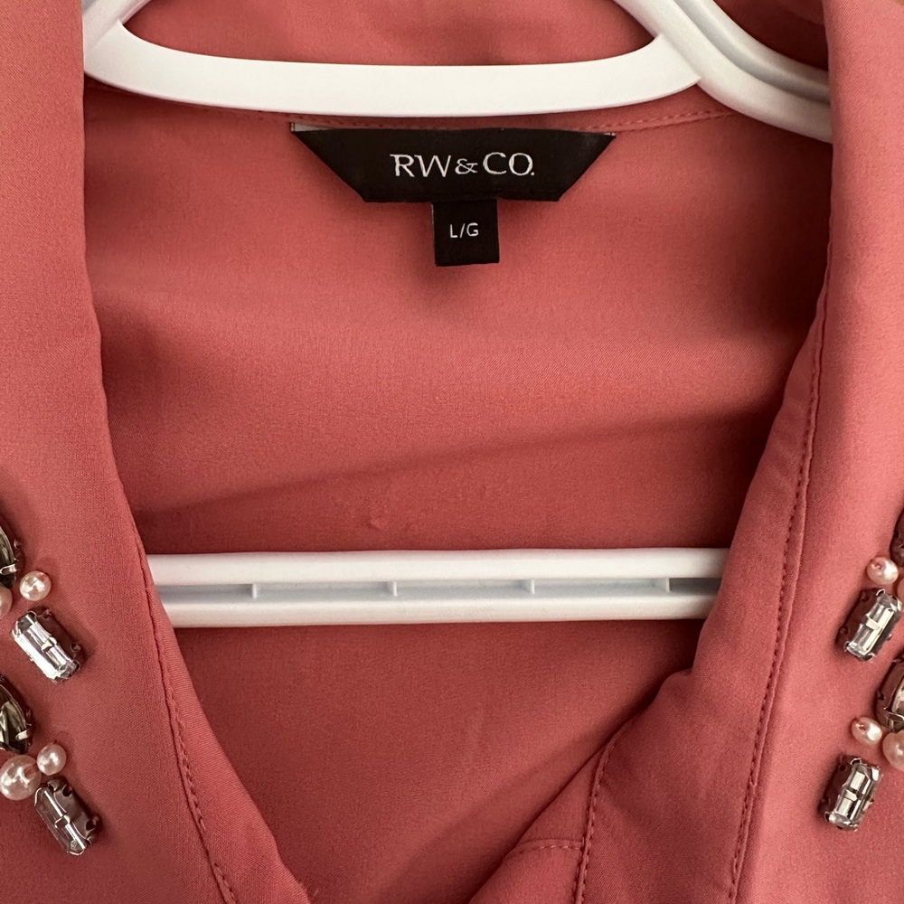 Silky and super sexy, dusty rose coloured blouse from RW&Co. Ladies size Large - Picture 2 of 6